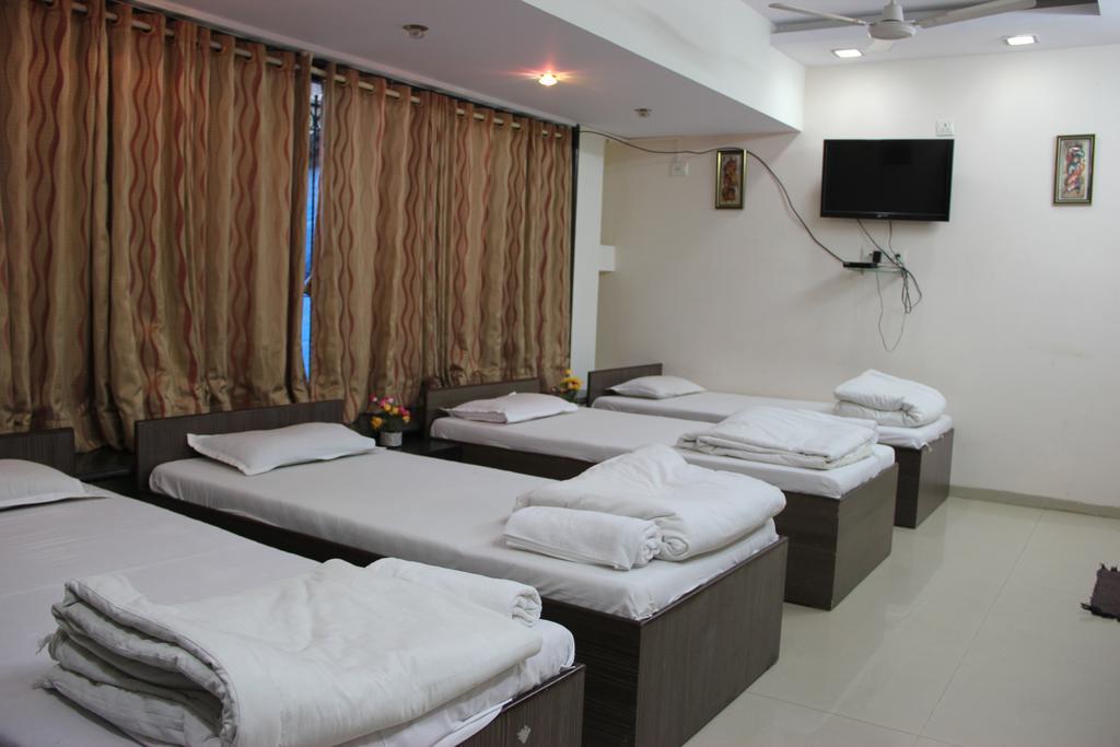 Sohum Habitat Goregaon Exhibition Centre Hotel Mumbai Exterior foto