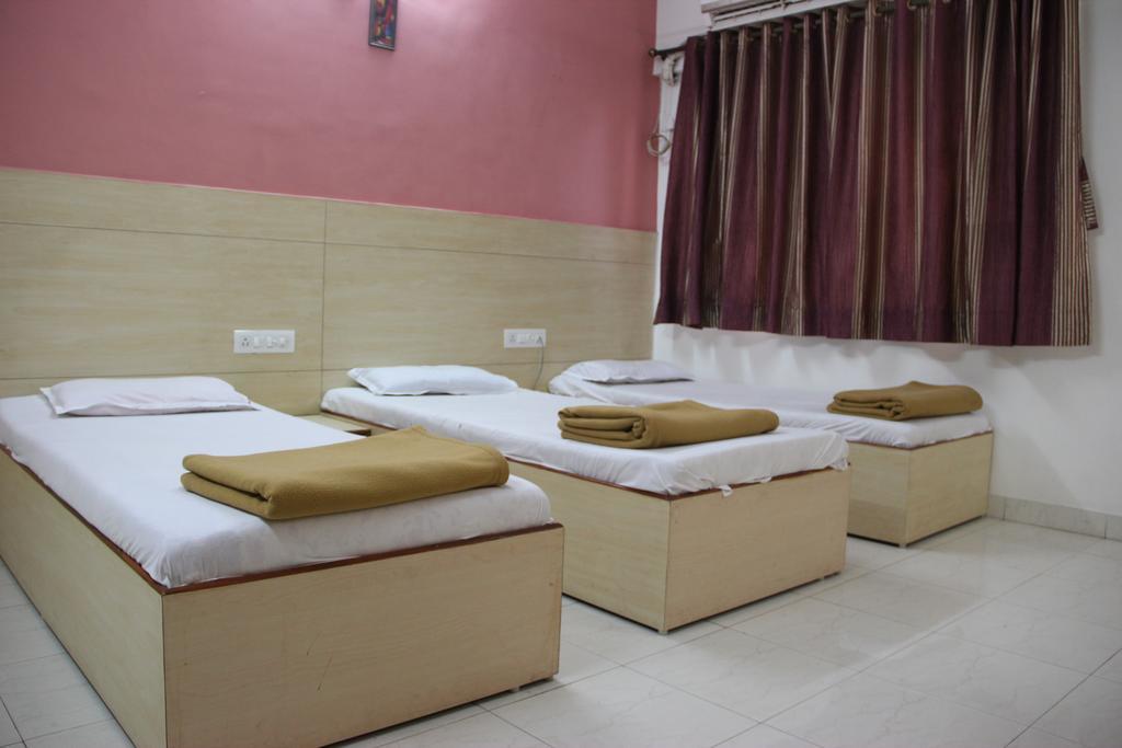 Sohum Habitat Goregaon Exhibition Centre Hotel Mumbai Exterior foto