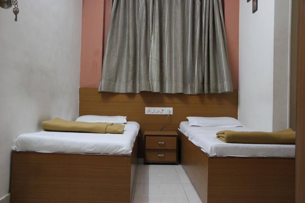 Sohum Habitat Goregaon Exhibition Centre Hotel Mumbai Exterior foto